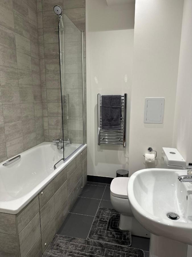 Sleek & Stylish Apartment By Dh Aparthotels Peterborough Ngoại thất bức ảnh