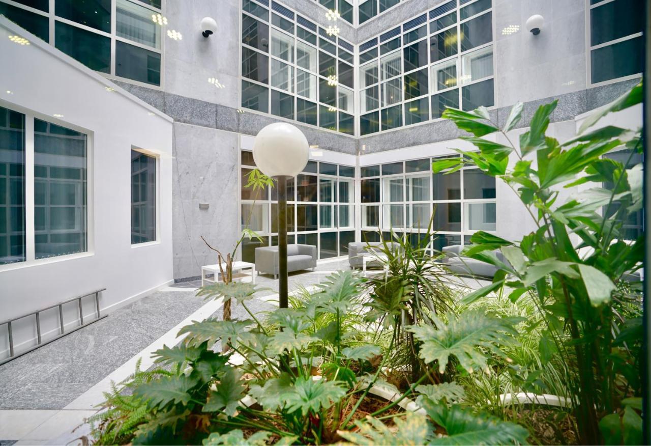 Sleek & Stylish Apartment By Dh Aparthotels Peterborough Ngoại thất bức ảnh